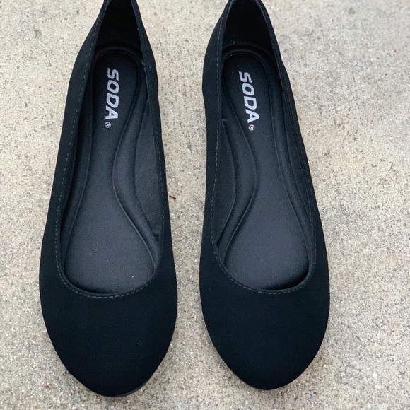 Soda Black Ballet Round Toe Gel Insol Flats - Picture 2 of 7